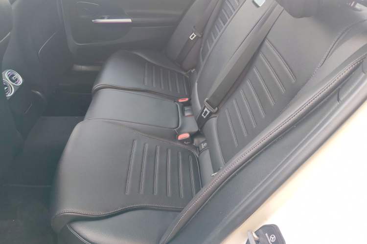 Used Mercedes-Benz C-Class New Energy 2024 Revised Version C 350 eL Left Rear Seat