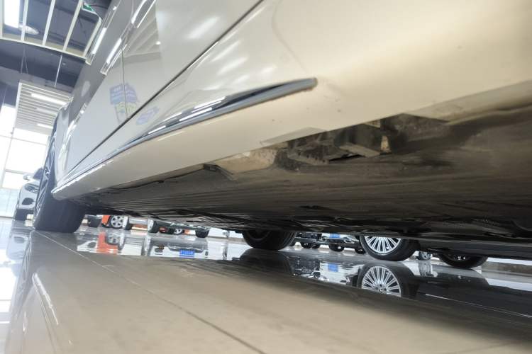 Used Mercedes-Benz C-Class New Energy 2024 Facelift C 350 eL Left Side Sill