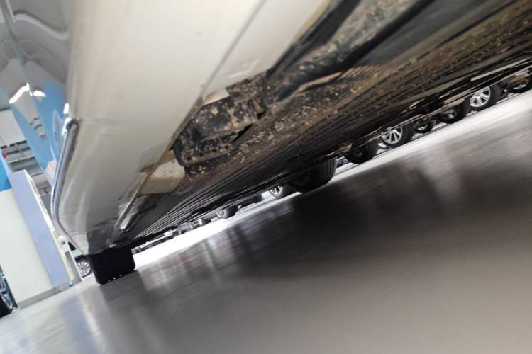 Used Mercedes-Benz C-Class New Energy 2024 Revised Version C 350 eL Left Side Sill