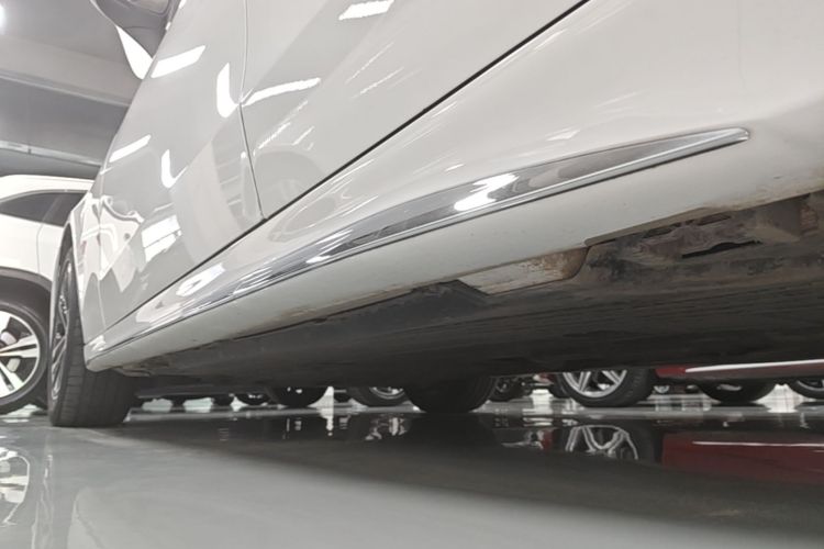 Used Mercedes-Benz C-Class New Energy 2024 Facelift C 350 eL Left Side Sill