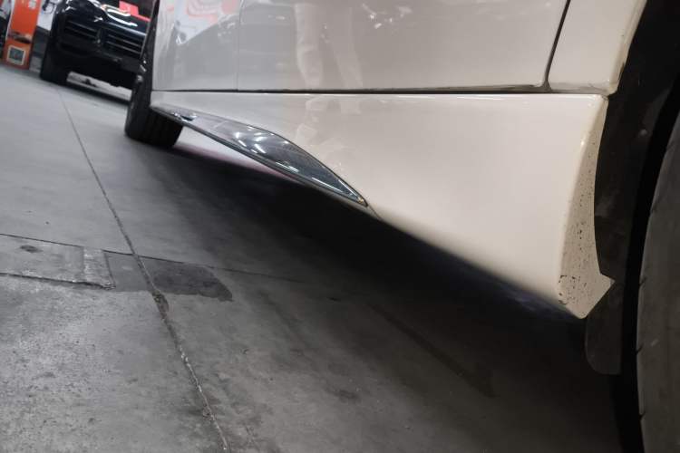 Used Mercedes-Benz C-Class New Energy 2024 Revised Version C 350 eL Left Side Sill