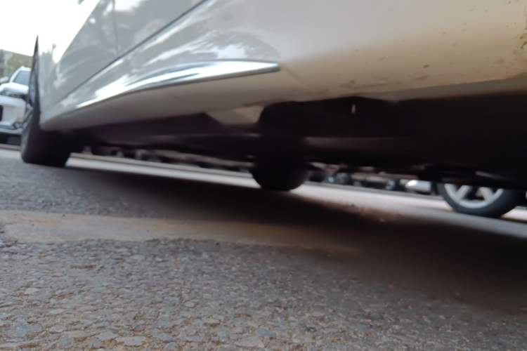 Used Mercedes-Benz C-Class New Energy 2024 Revised Version C 350 eL Left Side Sill