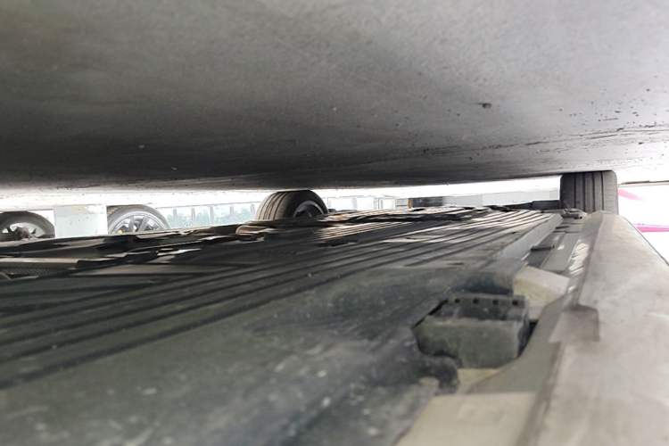 Used Mercedes-Benz C-Class New Energy 2024 C 350 eL Left Side Sill