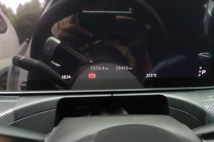 Used Mercedes-Benz C-Class New Energy 2024 C 350 eL Odometer Close Up