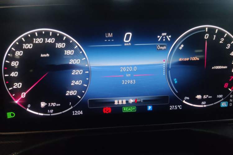 Used Mercedes-Benz C-Class New Energy 2024 C 350 eL Odometer Close Up
