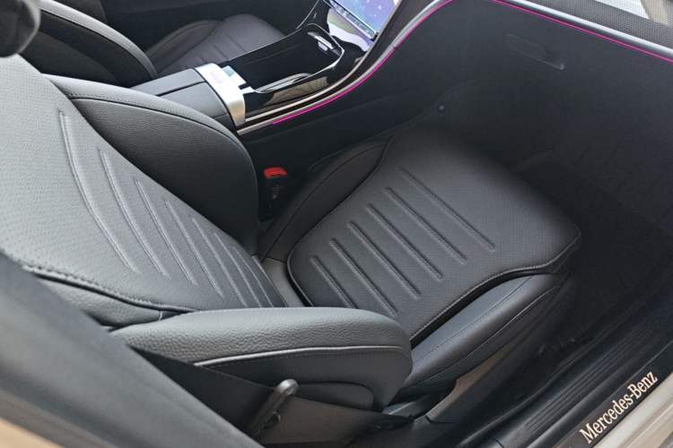 Used Mercedes-Benz C-Class New Energy 2024 Revised Version C 350 eL Right Front Seat
