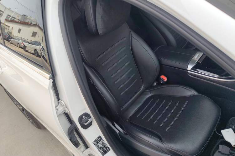 Used Mercedes-Benz C-Class New Energy 2024 Revised Version C 350 eL Right Front Seat