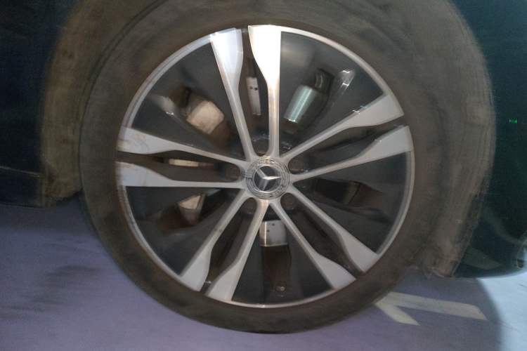 Used Mercedes-Benz C-Class New Energy 2024 C 350 eL Right Front Wheel Hub