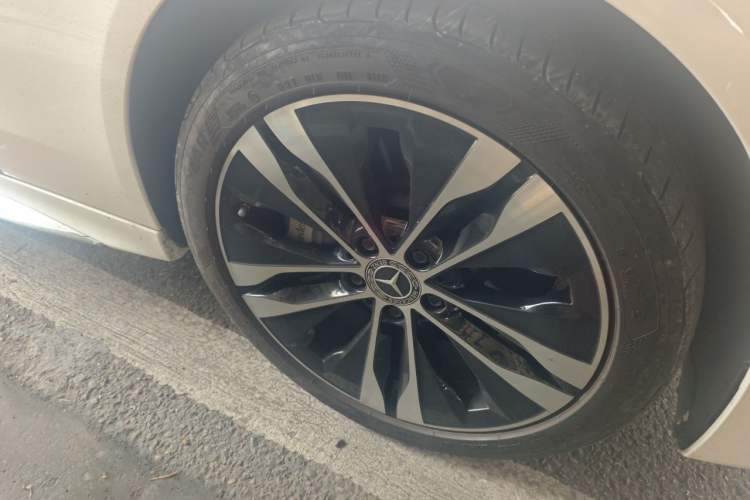 Used Mercedes-Benz C-Class New Energy 2024 Second Facelift C 350 eL Right Front Wheel Hub