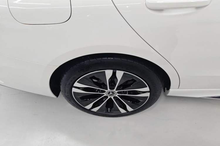 Used Mercedes-Benz C-Class New Energy 2024 Revised Version C 350 eL Right Rear Wheel Hub