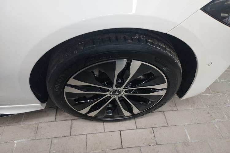 Used Mercedes-Benz C-Class New Energy 2024 C 350 eL Right Rear Wheel Hub