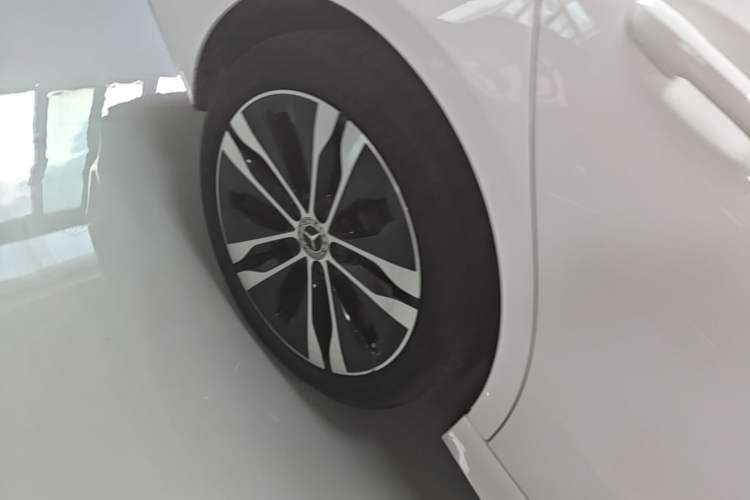 Used Mercedes-Benz C-Class New Energy 2024 Facelift C 350 eL Right Rear Wheel Hub