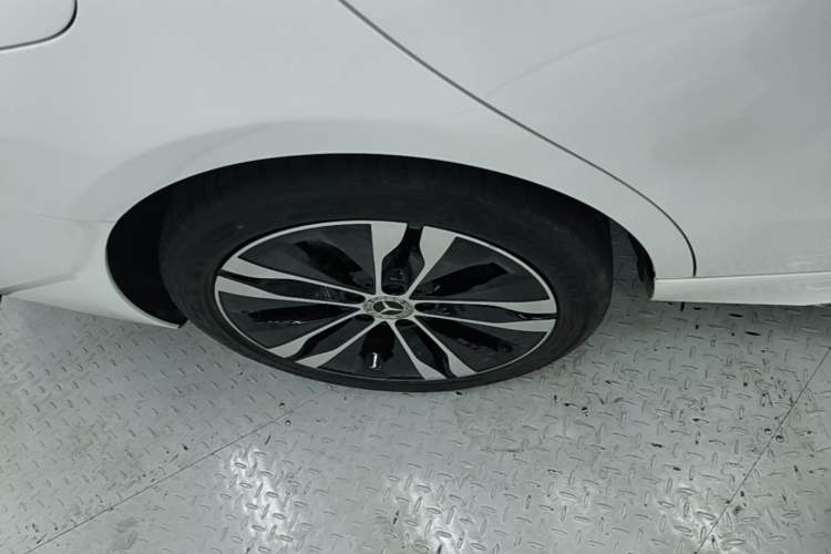 Used Mercedes-Benz C-Class New Energy 2024 Second Facelift C 350 eL Right Rear Wheel Hub