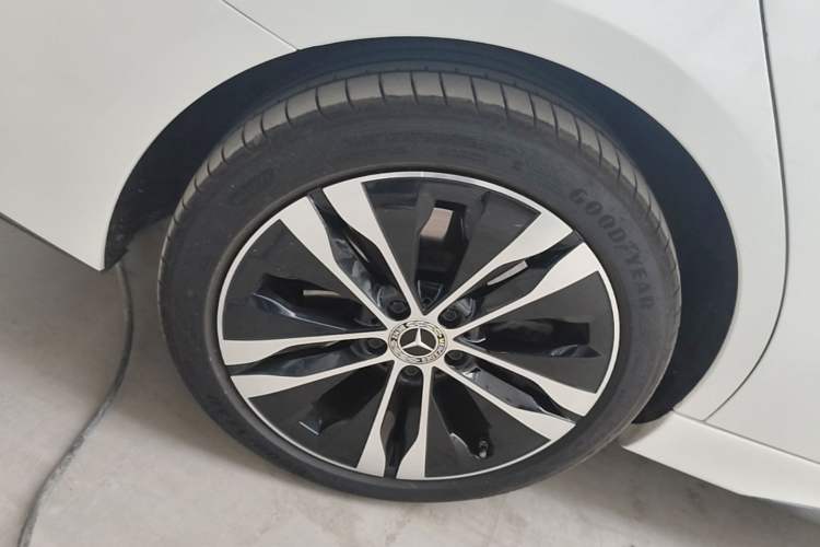 Used Mercedes-Benz C-Class New Energy 2024 C 350 eL Right Rear Wheel Hub