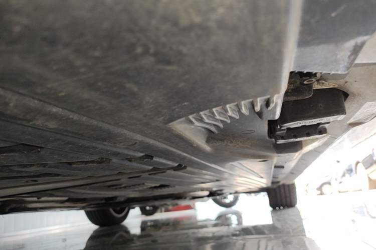 Used Mercedes-Benz C-Class New Energy 2024 Revised Version C 350 eL Right Side Sill