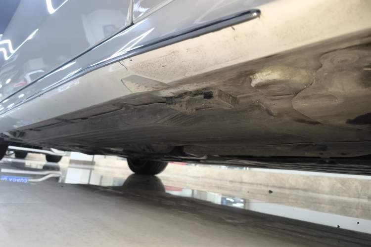 Used Mercedes-Benz C-Class New Energy 2024 Facelift C 350 eL Right Side Sill