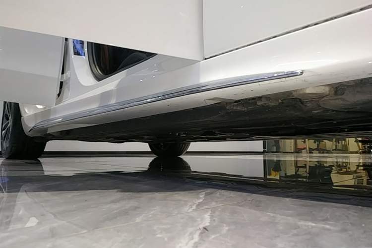 Used Mercedes-Benz C-Class New Energy 2024 Revised Version C 350 eL Right Side Sill