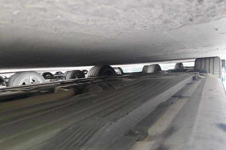 Used Mercedes-Benz C-Class New Energy 2024 C 350 eL Right Side Sill