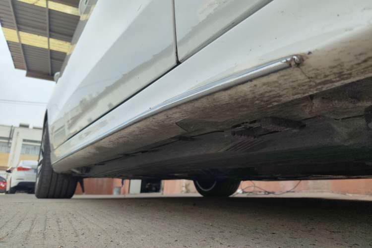 Used Mercedes-Benz C-Class New Energy 2024 Revised Version C 350 eL Right Side Sill