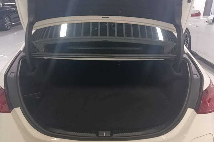 Used Mercedes-Benz C-Class New Energy 2024 Second Facelift C 350 eL Trunk