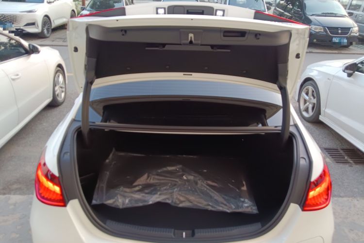 Used Mercedes-Benz C-Class New Energy 2024 Revised Version C 350 eL Trunk