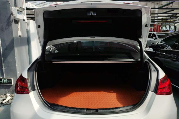 Used Mercedes-Benz C-Class New Energy 2024 C 350 eL Trunk