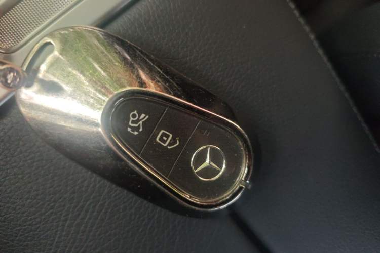 Used Mercedes-Benz C-Class New Energy 2024 Second Facelift C 350 eL Vehicle Key
