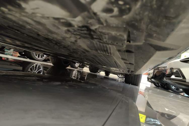 Used Mercedes-Benz C-Class New Energy 2025 C 350 eL Left Side Sill