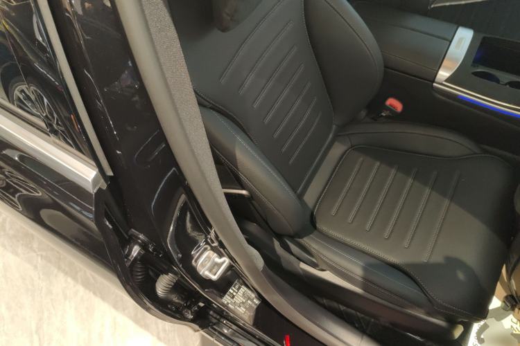 Used Mercedes-Benz C-Class New Energy 2025 C 350 eL Right Front Seat