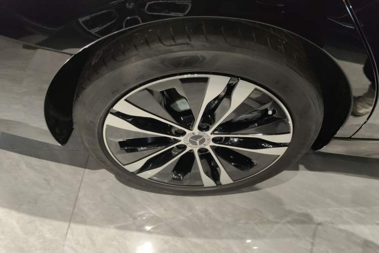 Used Mercedes-Benz C-Class New Energy 2025 C 350 eL Right Rear Wheel Hub