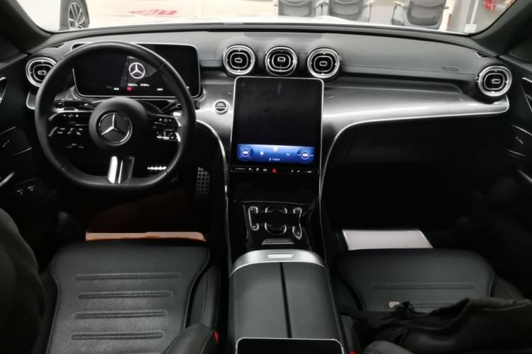 Used Mercedes-Benz C-Class New Energy 2025 C 350 eL Center Console