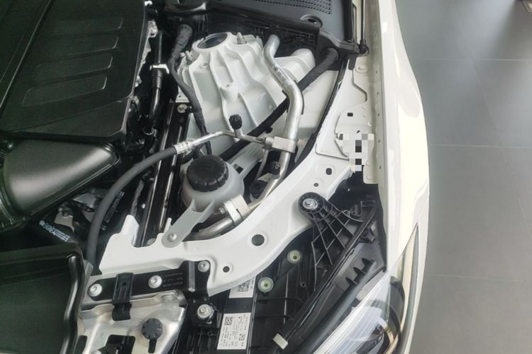 Used Mercedes-Benz C-Class New Energy 2025 C 350 eL Engine Bay Left