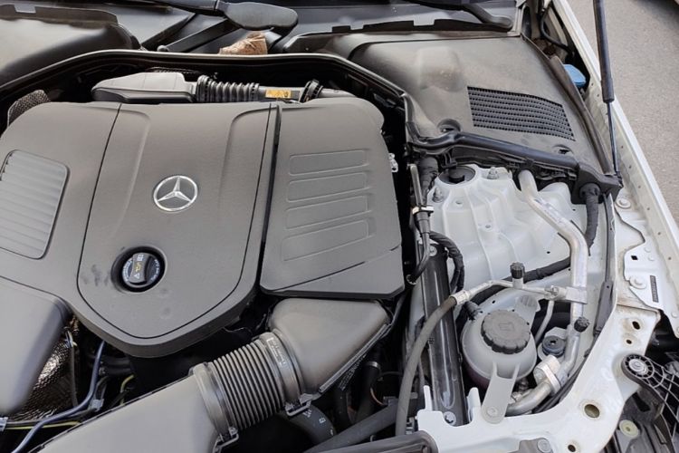 Used Mercedes-Benz C-Class New Energy 2025 C 350 eL Engine Bay Left