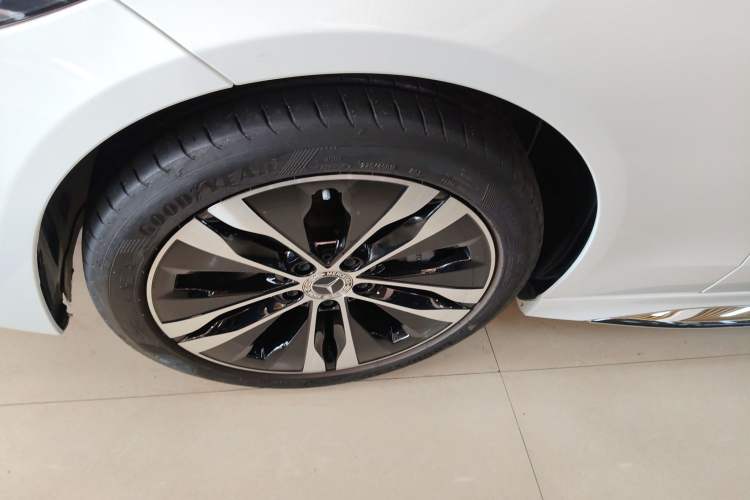 Used Mercedes-Benz C-Class New Energy 2025 C 350 eL Left Front Wheel Hub