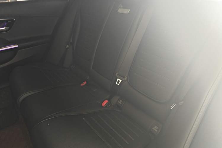 Used Mercedes-Benz C-Class New Energy 2025 C 350 eL Left Rear Seat