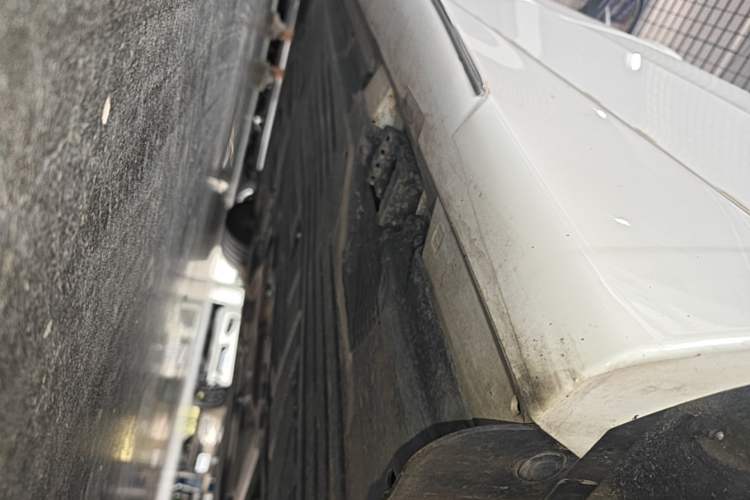 Used Mercedes-Benz C-Class New Energy 2025 C 350 eL Left Side Sill
