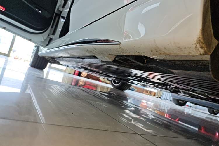 Used Mercedes-Benz C-Class New Energy 2025-Year Facelifted C 350 eL Left Side Sill