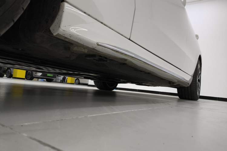Used Mercedes-Benz C-Class New Energy 2025-Year Facelifted C 350 eL Left Side Sill