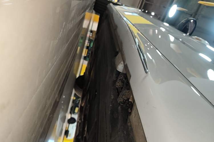 Used Mercedes-Benz C-Class New Energy 2025 C 350 eL Left Side Sill