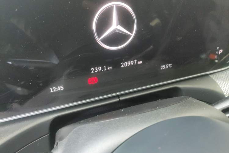 Used Mercedes-Benz C-Class New Energy 2025 C 350 eL Odometer Close Up
