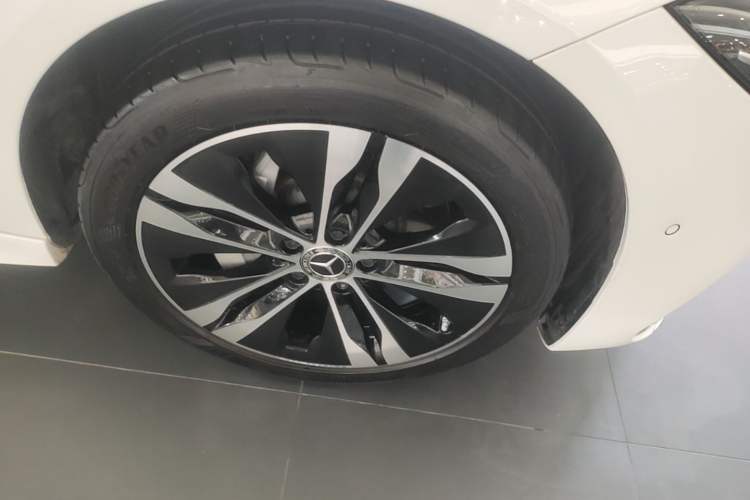 Used Mercedes-Benz C-Class New Energy 2025 C 350 eL Right Front Wheel Hub