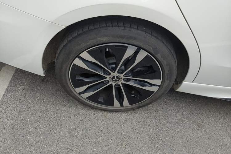 Used Mercedes-Benz C-Class New Energy 2025 C 350 eL Right Rear Wheel Hub