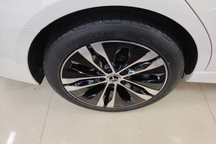 Used Mercedes-Benz C-Class New Energy 2025 C 350 eL Right Rear Wheel Hub