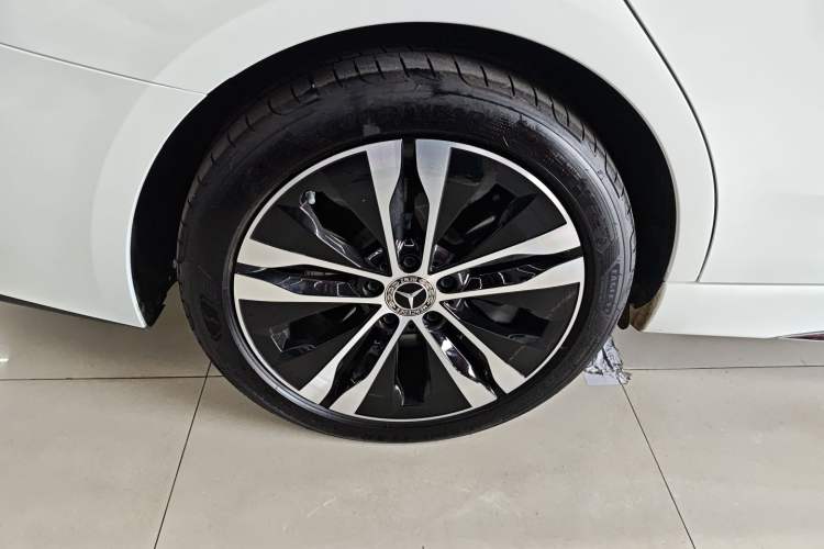 Used Mercedes-Benz C-Class New Energy 2025-Year Facelifted C 350 eL Right Rear Wheel Hub