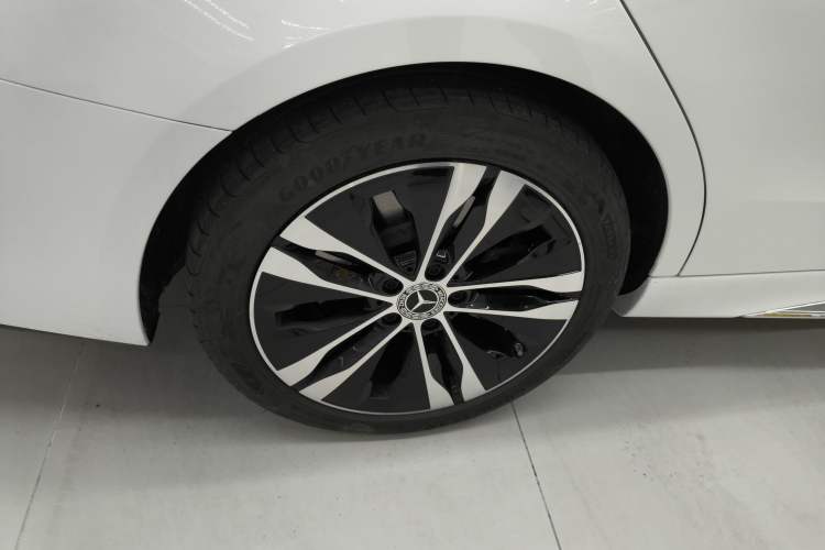 Used Mercedes-Benz C-Class New Energy 2025-Year Facelifted C 350 eL Right Rear Wheel Hub