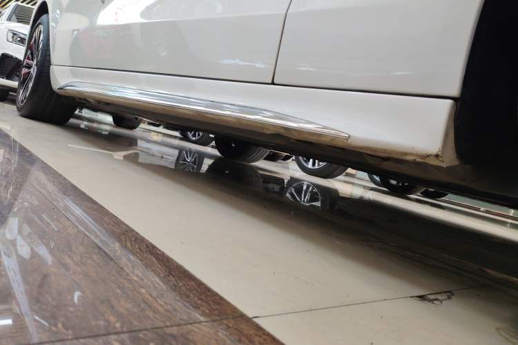 Used Mercedes-Benz C-Class New Energy 2025 C 350 eL Right Side Sill