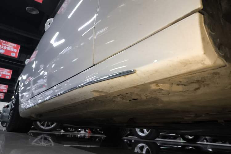 Used Mercedes-Benz C-Class New Energy 2025 C 350 eL Right Side Sill