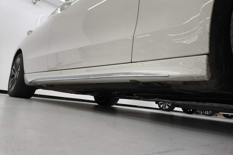 Used Mercedes-Benz C-Class New Energy 2025-Year Facelifted C 350 eL Right Side Sill