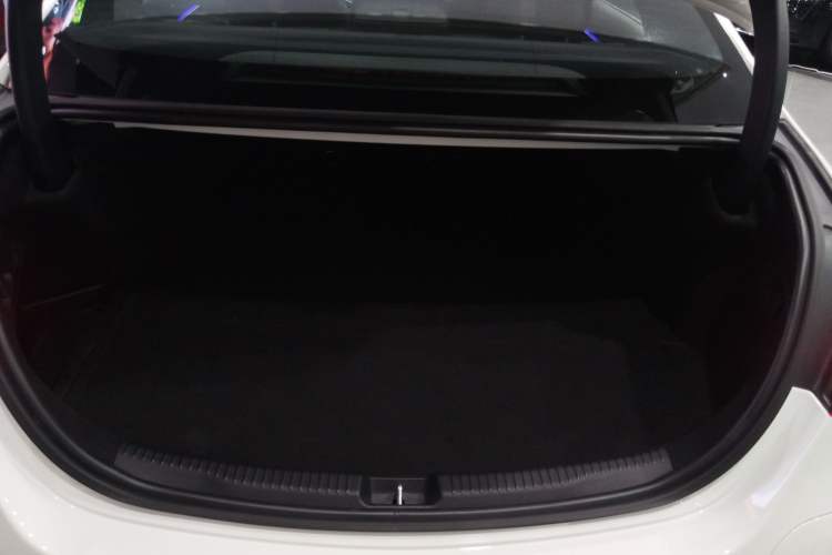 Used Mercedes-Benz C-Class New Energy 2025 C 350 eL Trunk