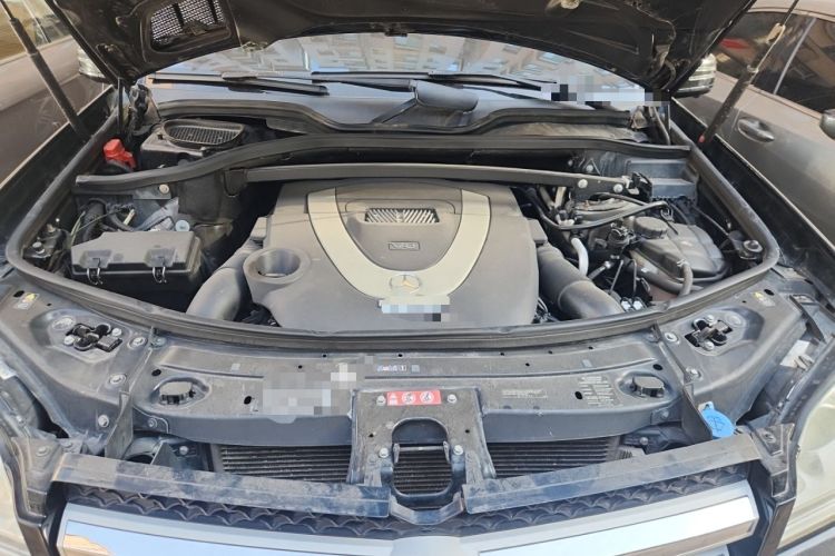 Used Mercedes-Benz CL-Class  Engine Bay